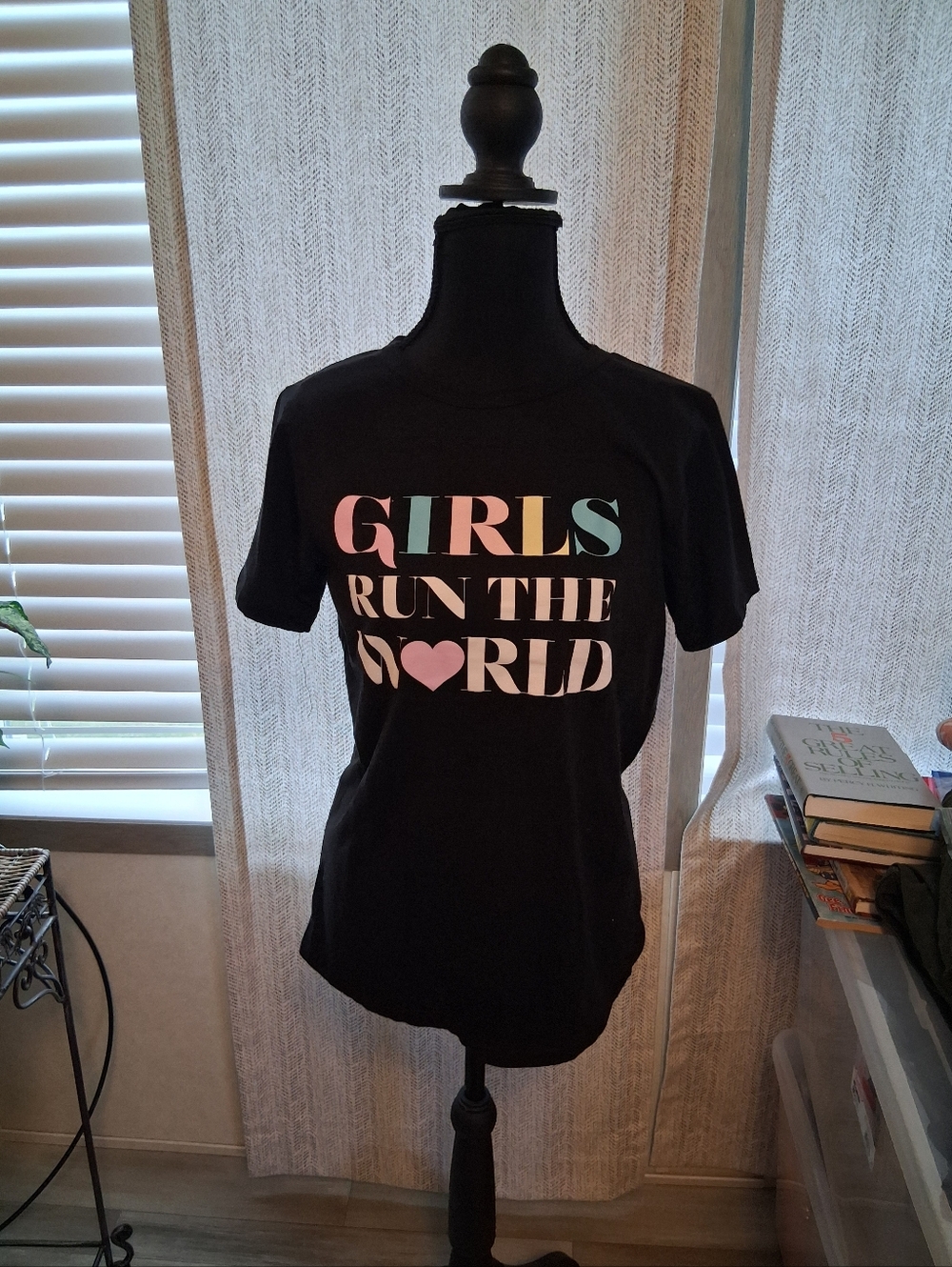 Girls Run The World Black Graphic Tee Size Large